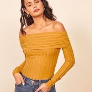 Reformation roxi ribbed off the shoulder knit top sz M